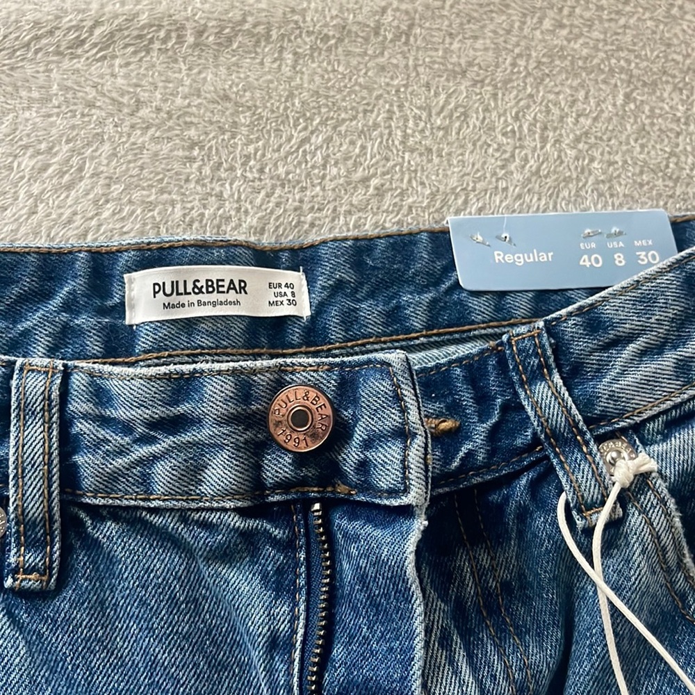 Bull & Bear jeans. Never worn. Brand new. Regular size 8. Please see pictures.